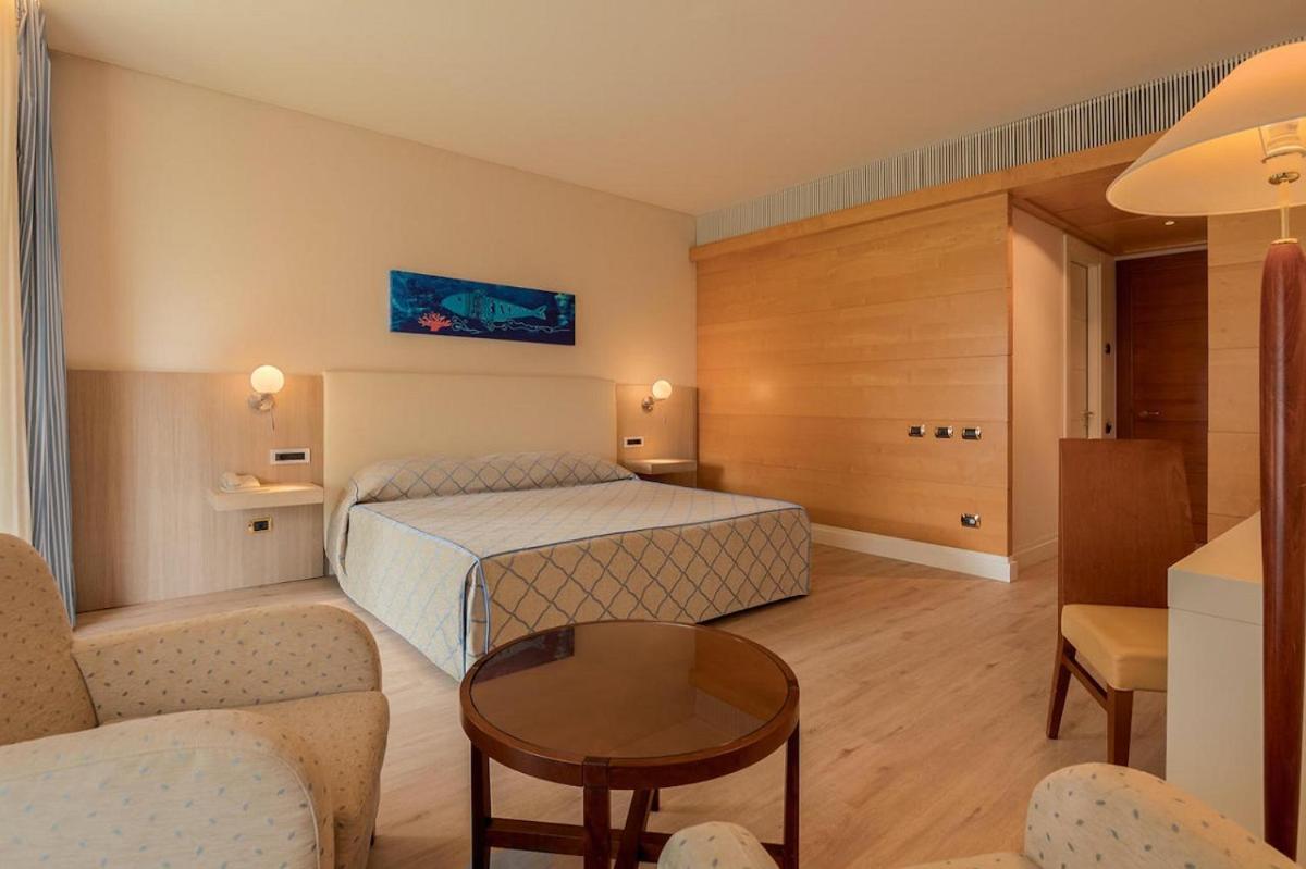 Smy Carlos V Wellness & Spa Alghero Exterior photo