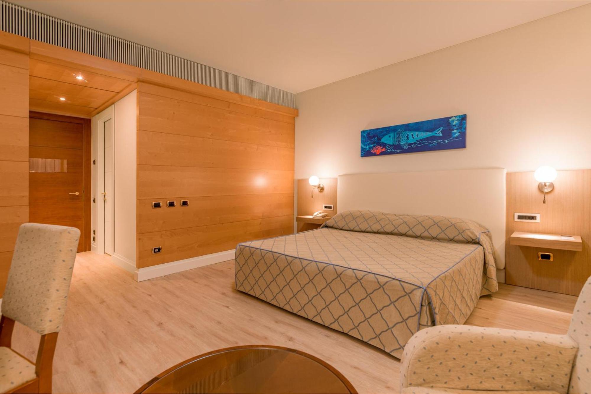 Smy Carlos V Wellness & Spa Alghero Room photo
