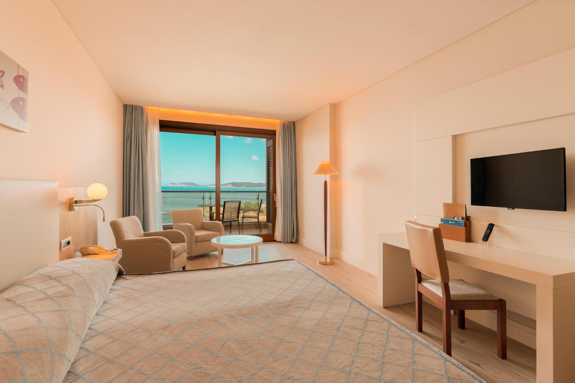 Smy Carlos V Wellness & Spa Alghero Room photo Deluxe room